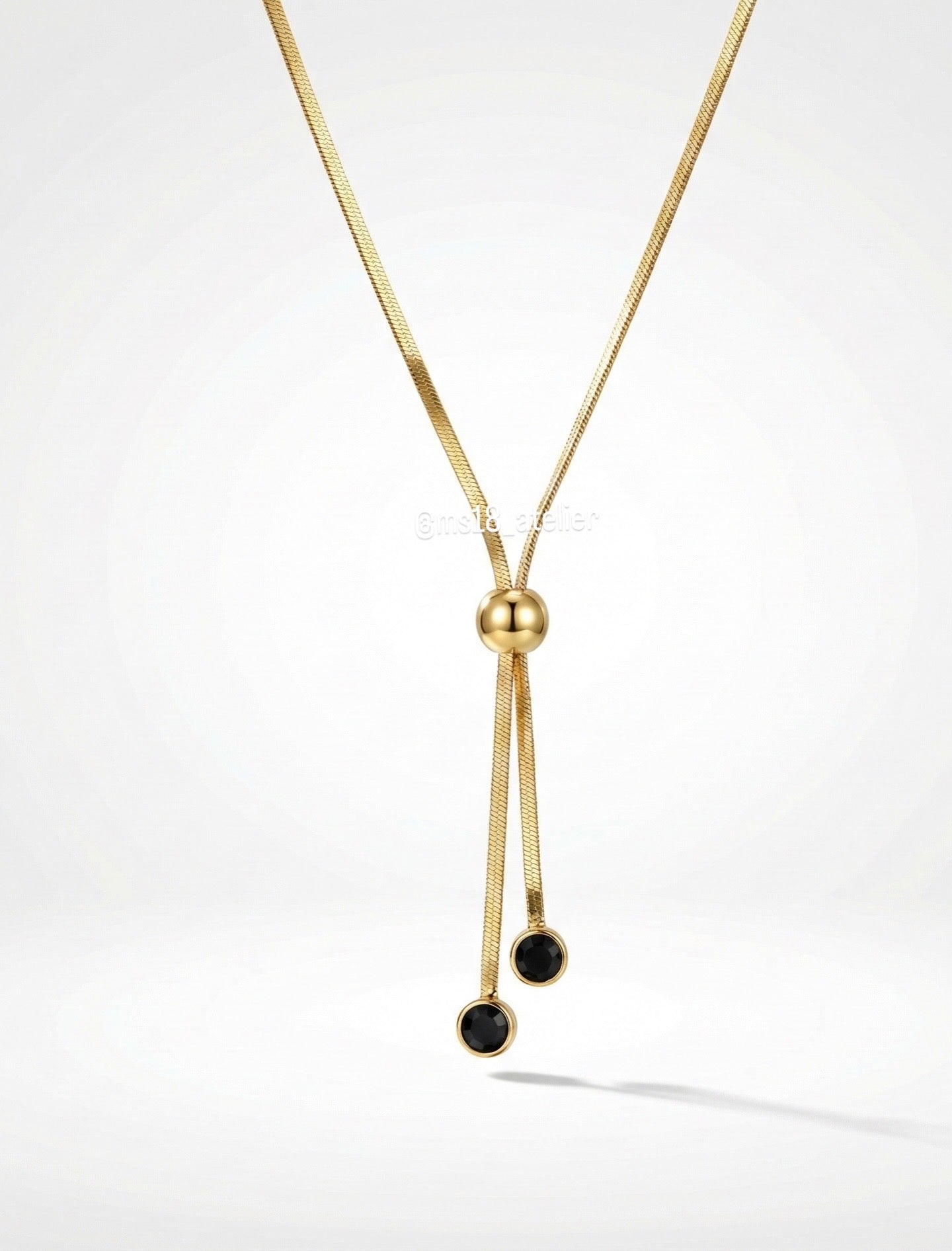 Elegant bead necklace