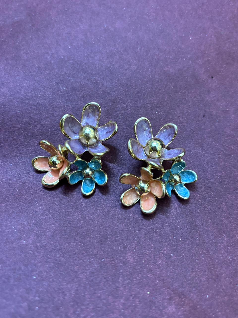 FLORAL THREE BLUSH EARRING