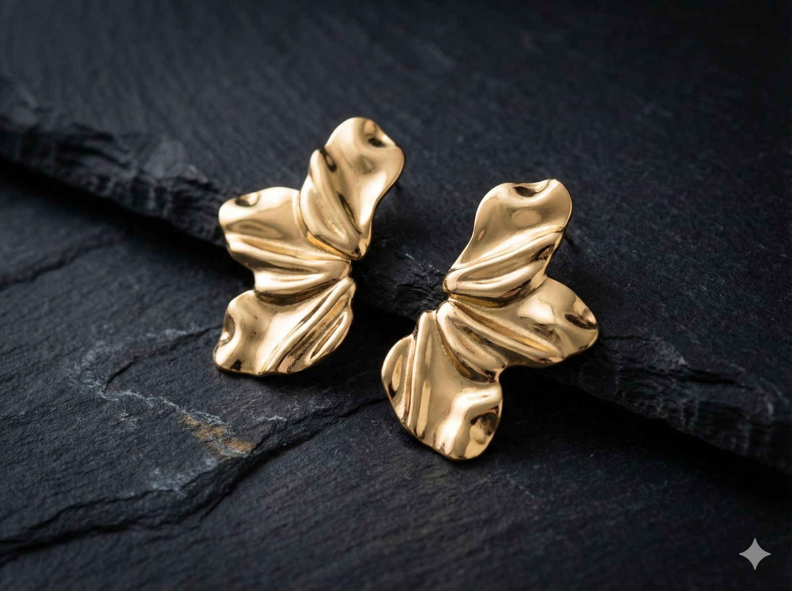 STATEMENT LEAFY EARRING