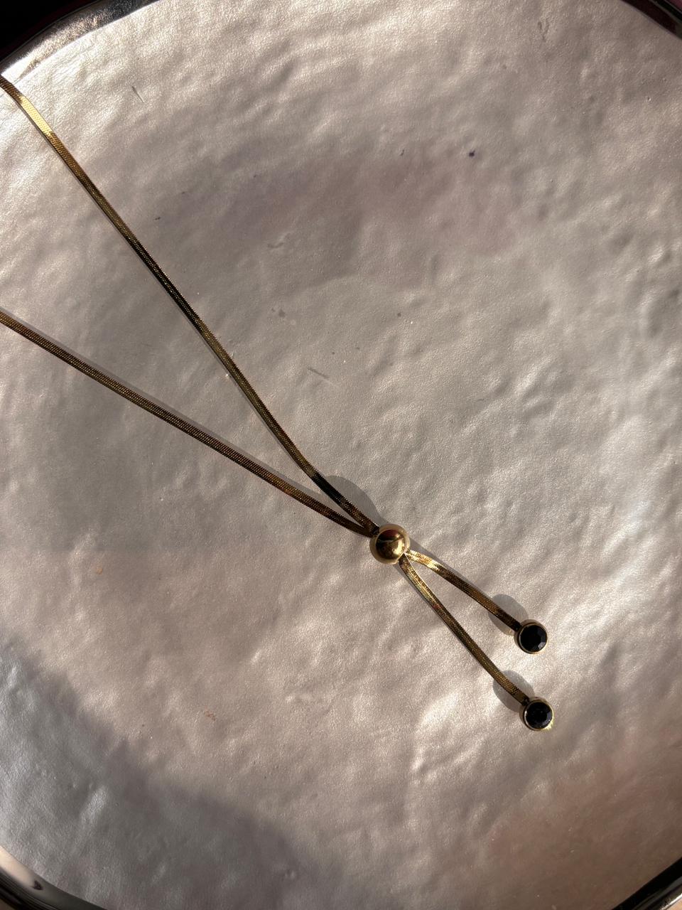 Elegant bead necklace