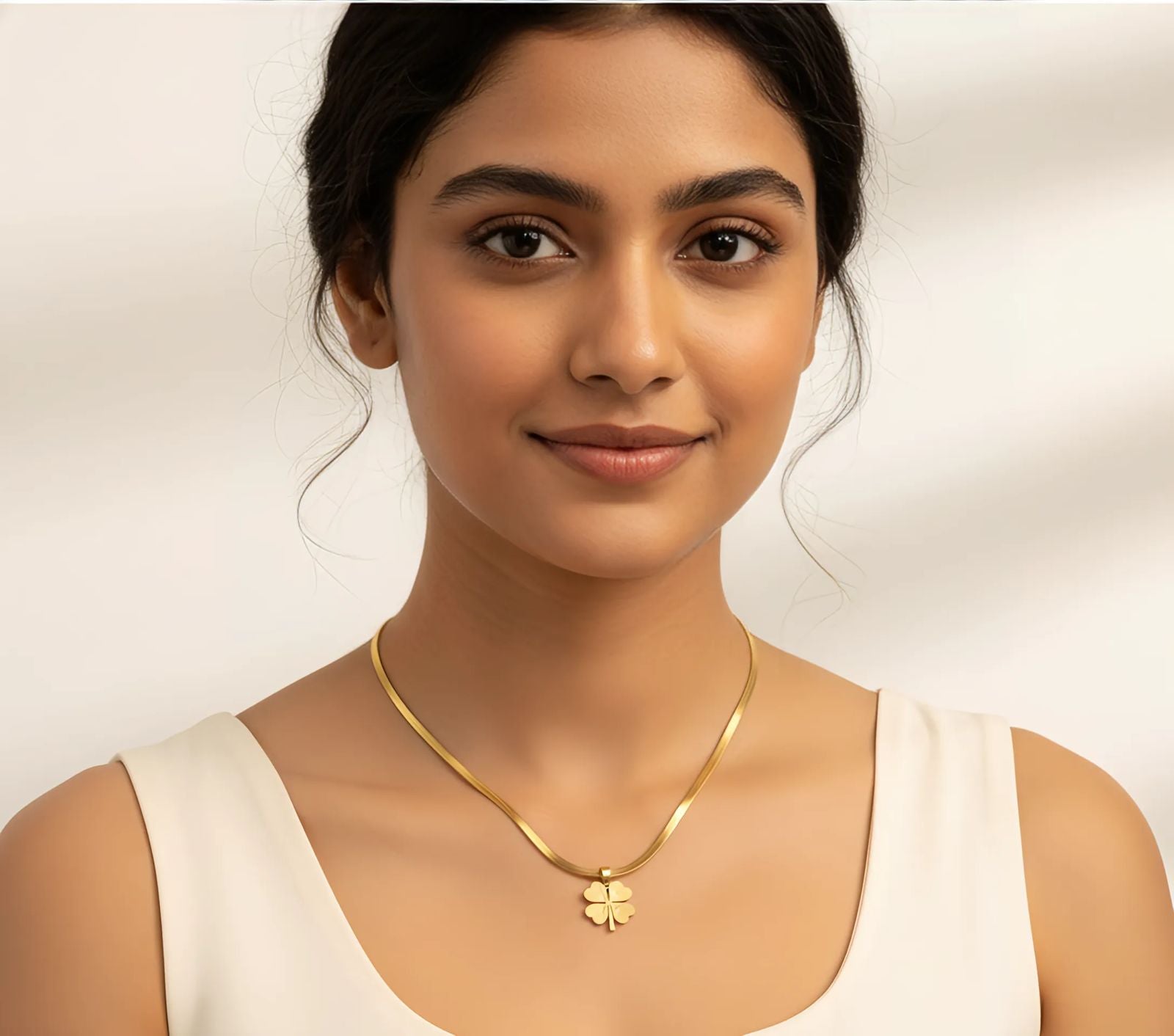 Solid Snake Chain with clover necklace